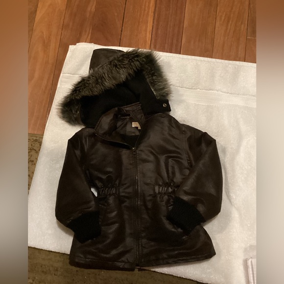 SIERRA.JULIAN GIRLS BROWN FAUX LEATHER & FUR HOODED WINTER COAT SZ.3 - Picture 5 of 16